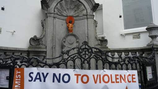 Picture Regarding The Belga Article "Le Manneken-Pis Endimanche Dans Un Costume Contre Les Violences Faites Aux Femmes ", Distributed Today, In BRUSSELS. BEST QUALITY AVAILABLE - BELGA PHOTO OPHELIE DELAROUZEE